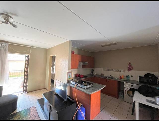 2 BEDROOM APARTMENT FOR SALE IN COMET